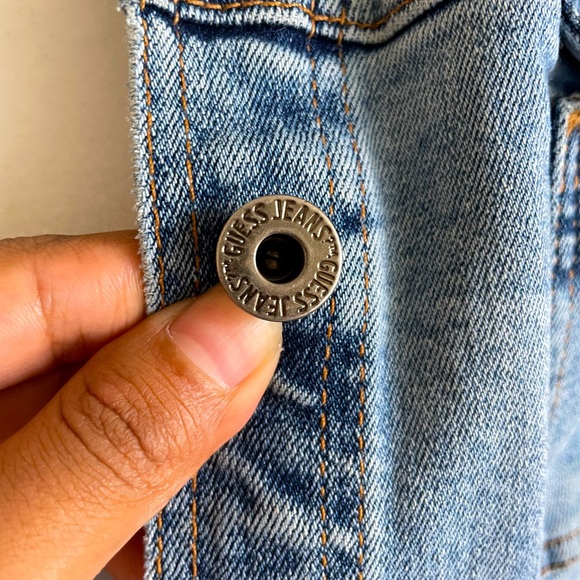 Preloved Guess jean jacket - Picture 5 of 6